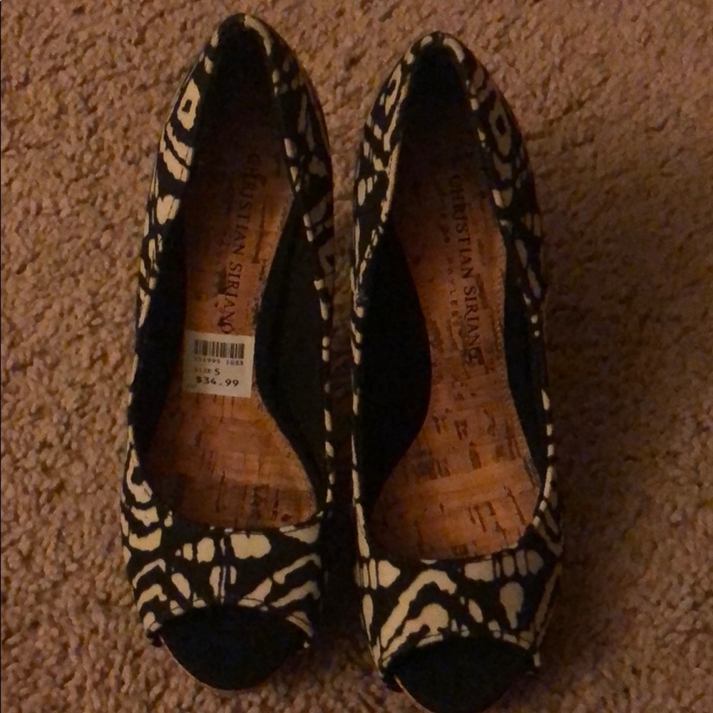Heels - Picture 2 of 4